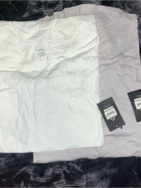No boundaries Basic White & Light gray Crew Neck Tees - 2 Pack nwt size large